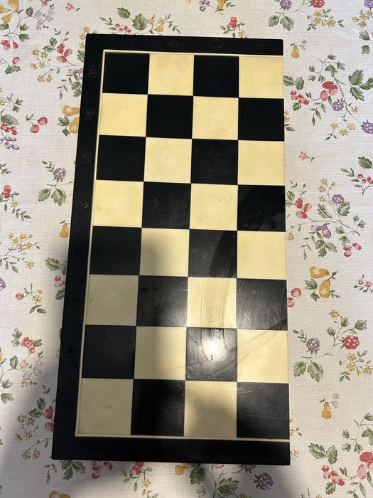 Шахматы советские Киев. Размер 40/40