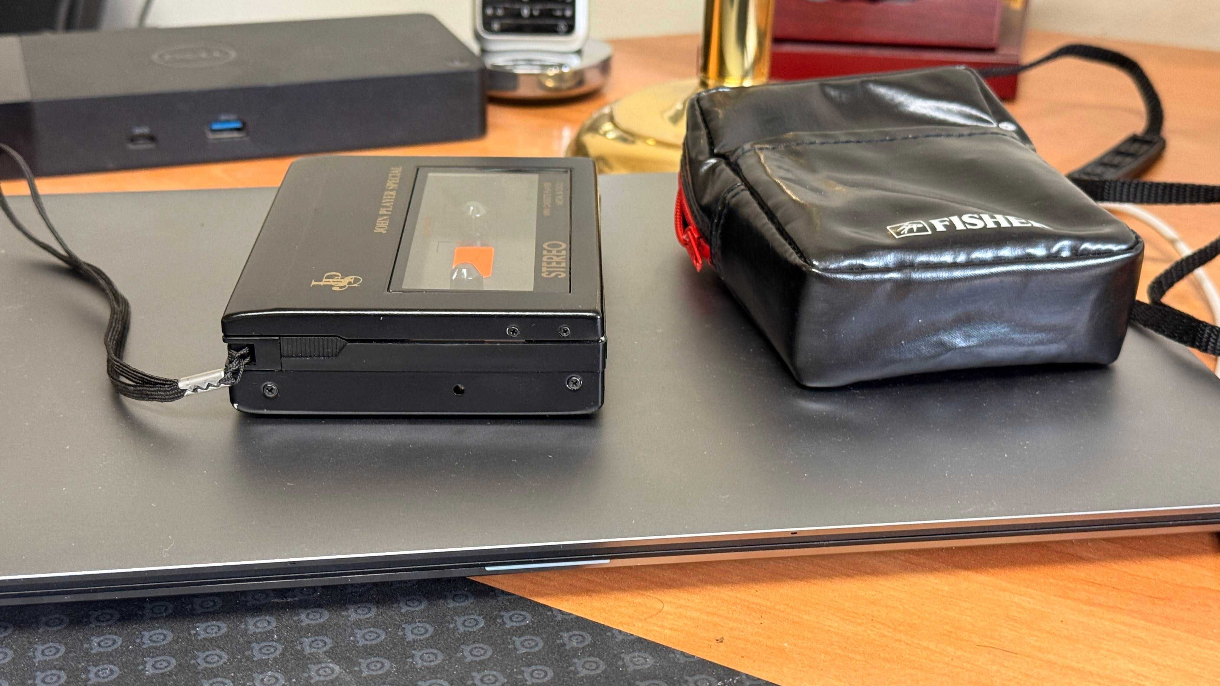 Walkman casetofon JPS john player special fisher metalic