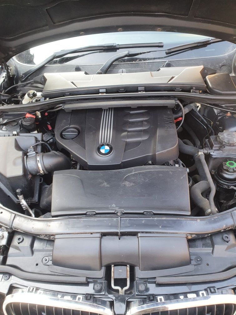 Dezmembrez Bmw E90 Lci Pachet M 2.0 diesel 184 cai