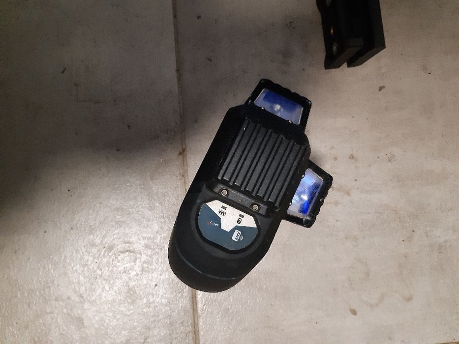 Laser Bosch GLL 3 80 cu 3 linii 360 grade