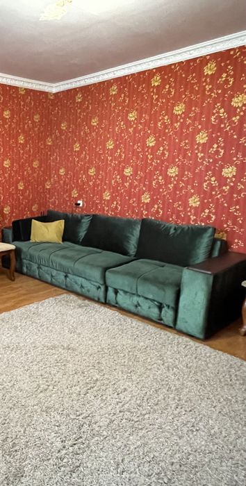 Диван  зеленный бу уголовой