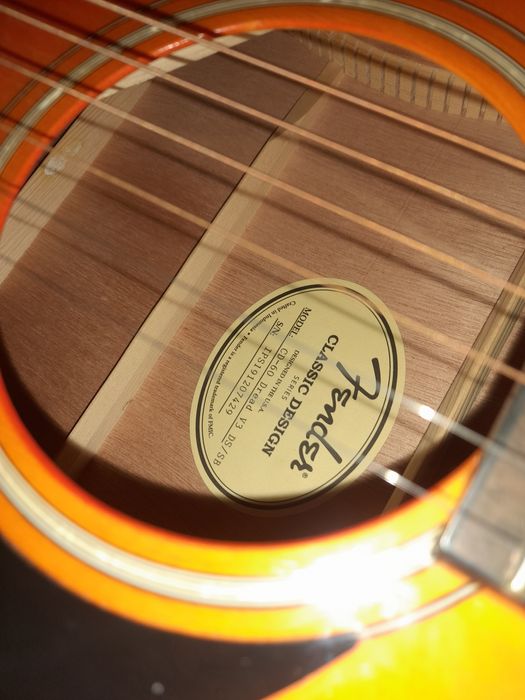 Chitara acustica fender