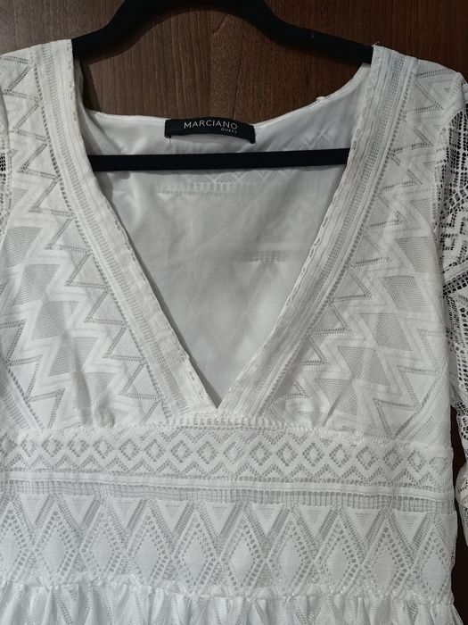 Елегантна рокля Guess