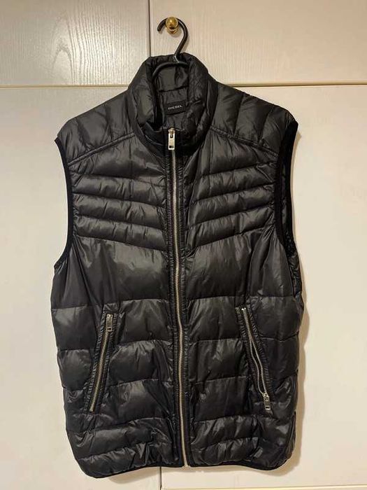 DIESEL vesta umpluta cu puf natural, marime XL