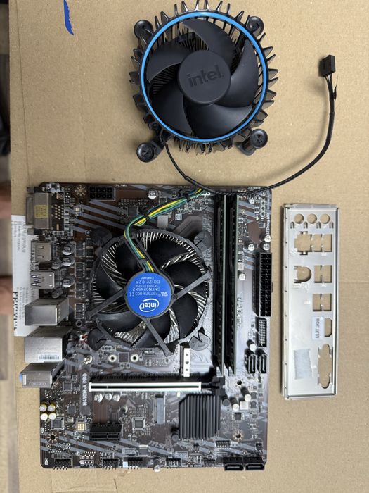 Intel i5 10-400F , 16gb RAM, placa de baza + cooler nou nefolosit