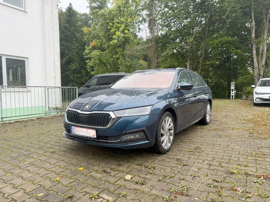 Skoda Octavia Model Style / iV / ACC / Keyless / Full