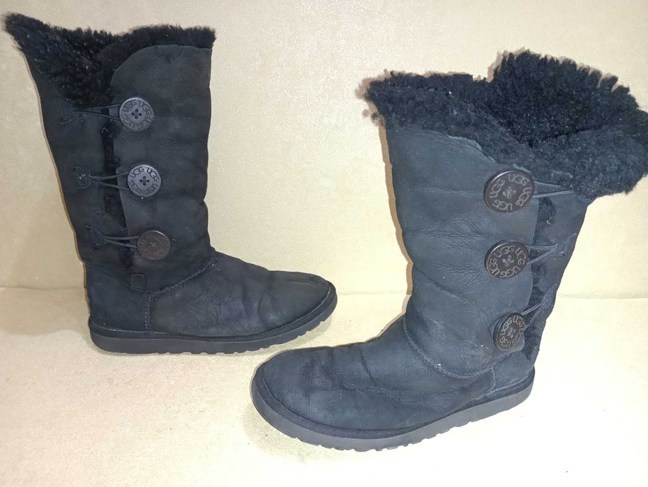 кожени ботуши UGG N 37 - 35 лв