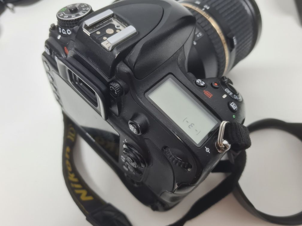 Nikon D610 + Tamron 24-70 f 2.8 G1 + Grip si 2 baterii