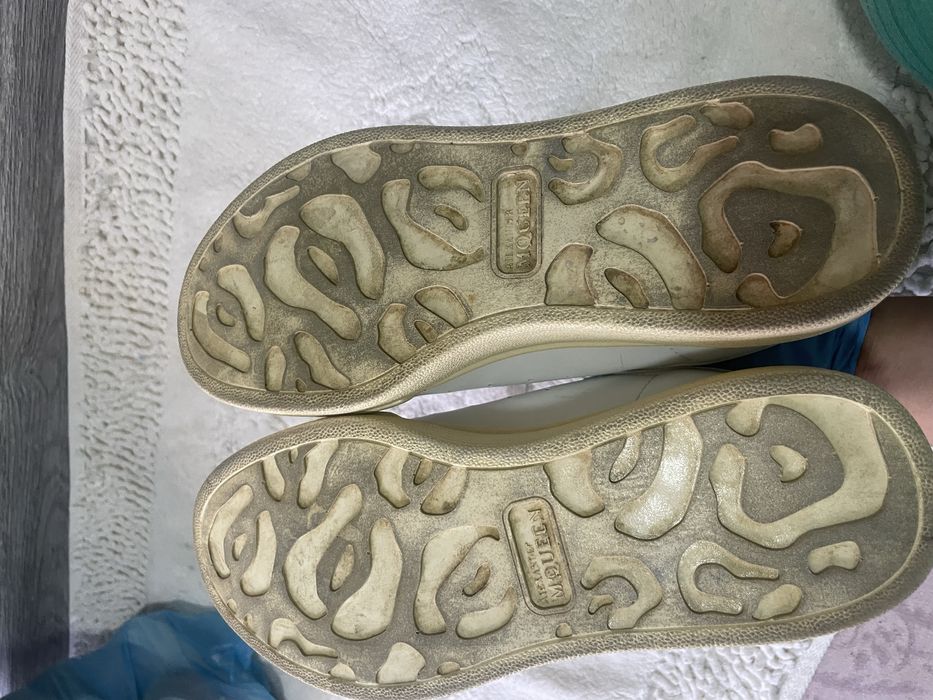 Krossovka 39 jenskiy