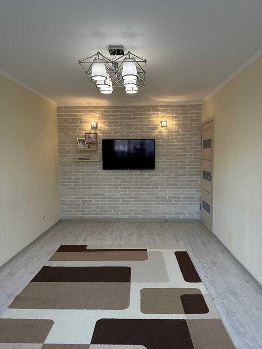 Продам 3-комн квартиру, р-н 8 школы, ленинградка