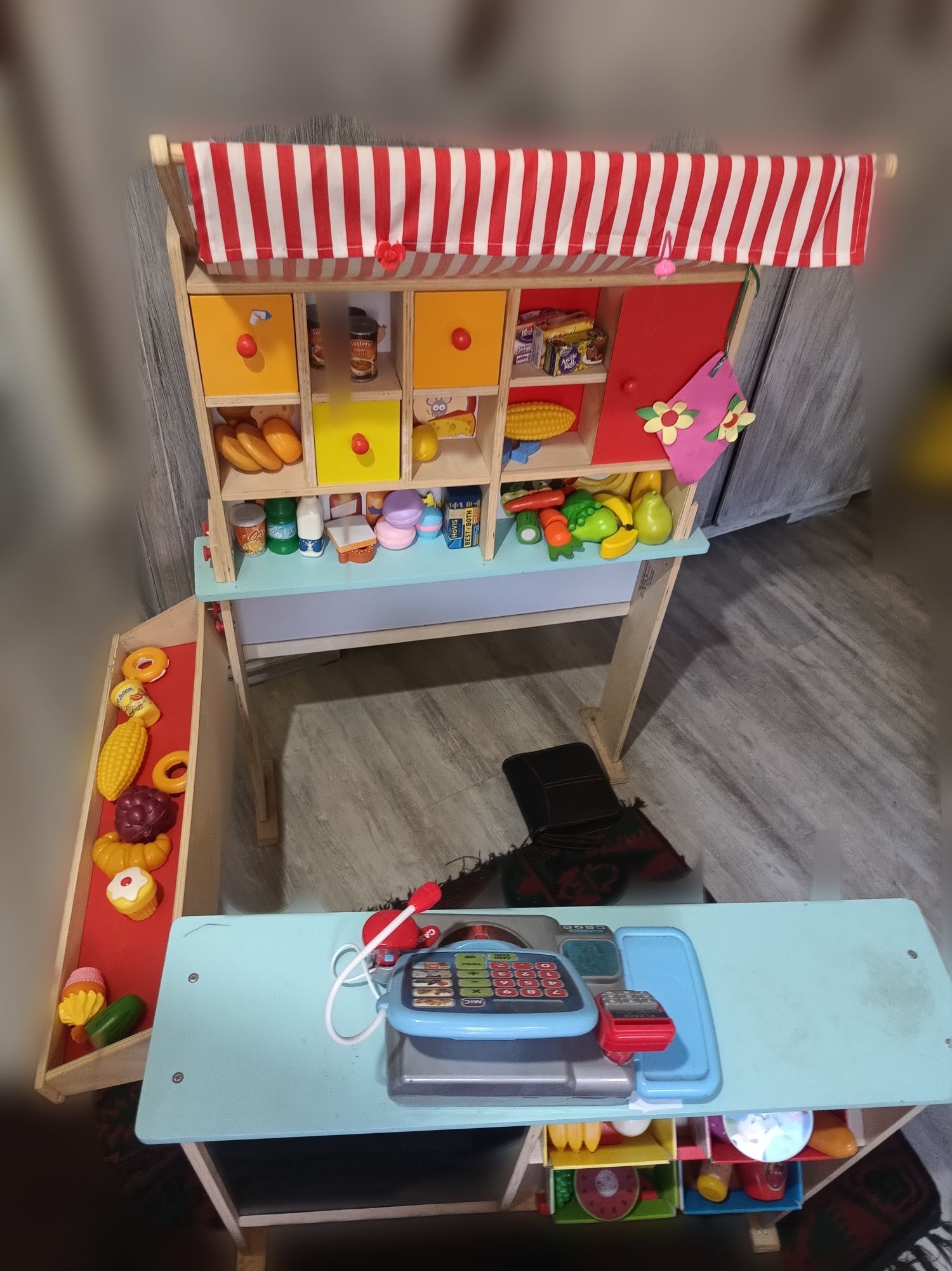 Детски дървен магазин "Playtive"