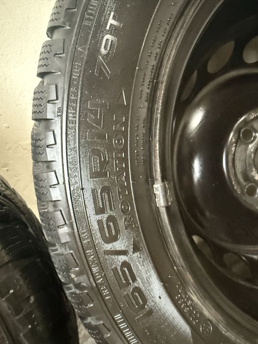 Set roți iarnă 165/65/R14 + capace originale Toyota Aygo