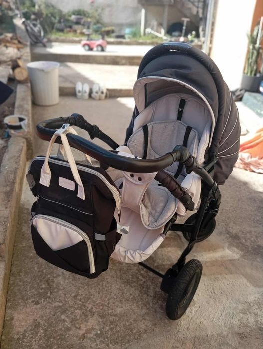 Продавам детска количка