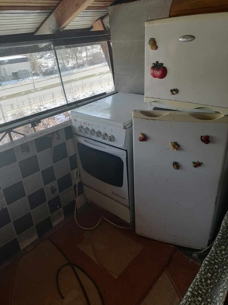 Дава се под наем Едностаен апартамент в Враца, Квартал 103 - 14 кв.м за 127.5 € - Снимка #4