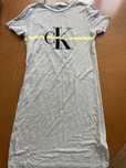 Roche fete, marca Calvin Klein