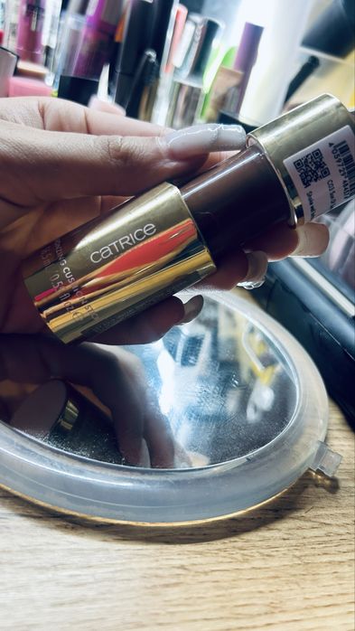 Течен контур Catrice