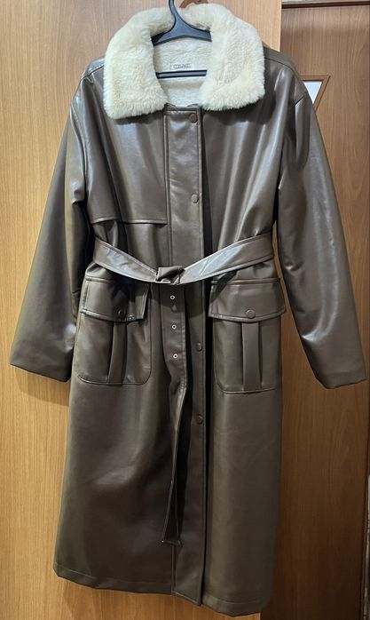 Пальто демисезонное .