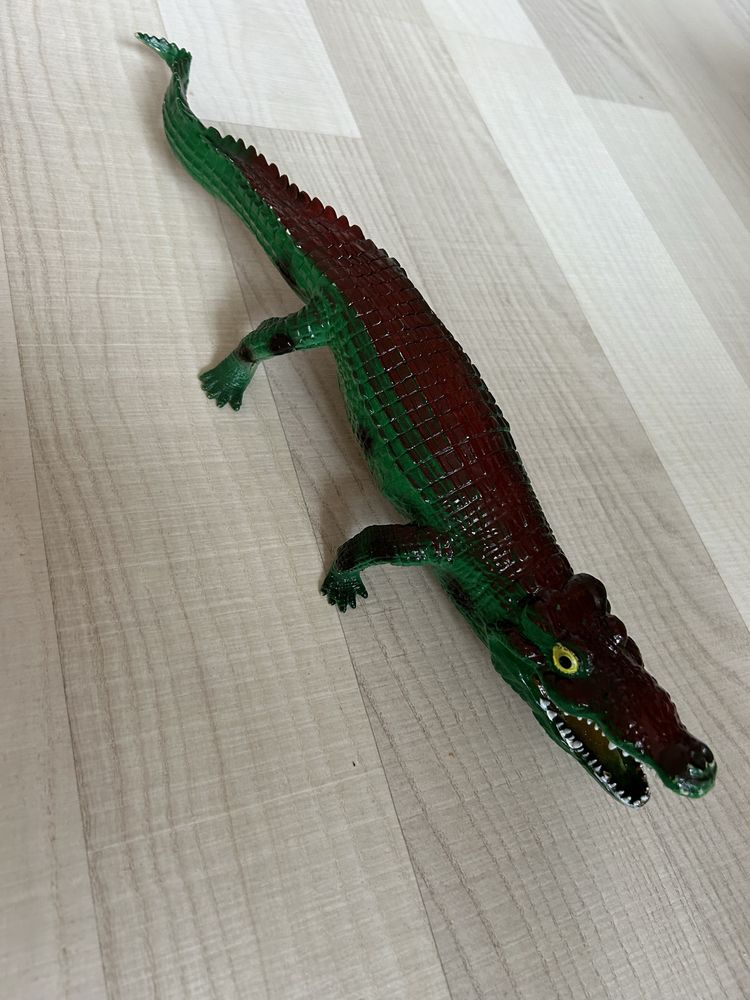Figurina crocodil 43 cm