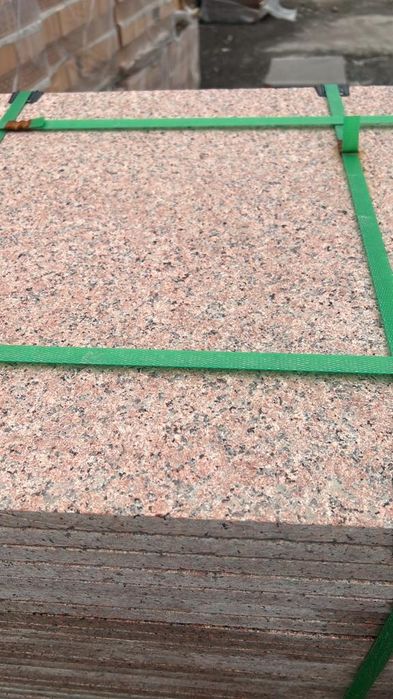 Гранит, травертин, мрамор ступени подступени  балясины тумба