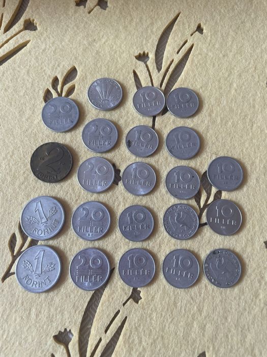 Различни стари монети