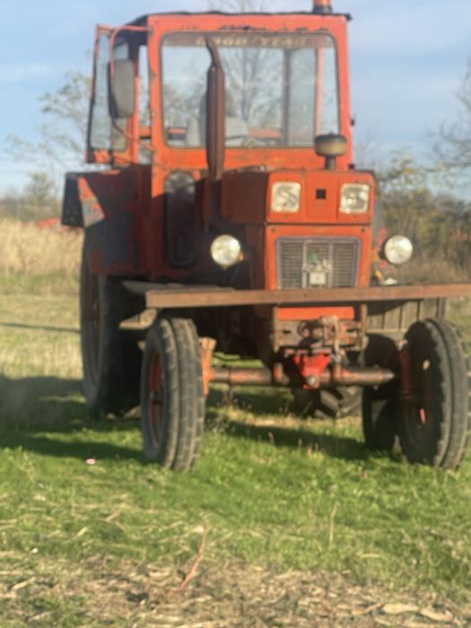 Tractor Universal 650