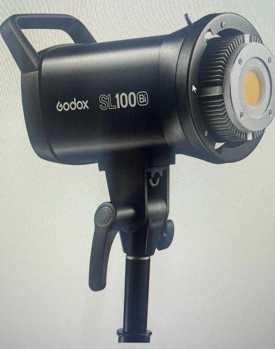 Профессиональный комплект студийного освещения Godox SL100Bi-K2