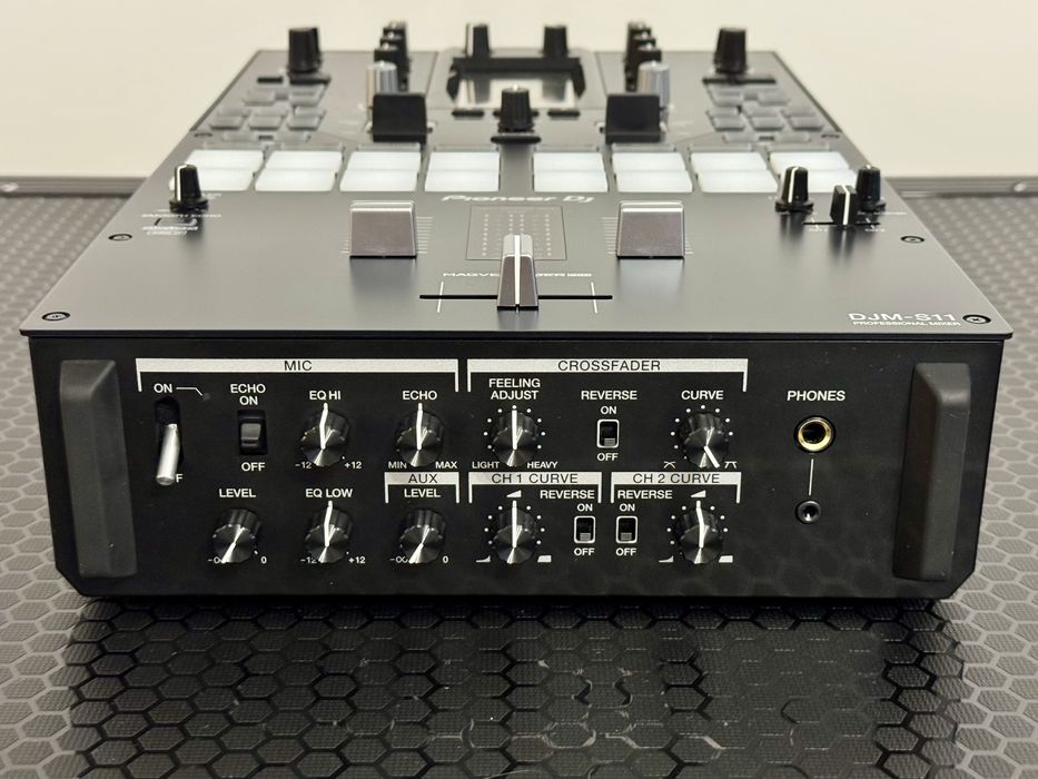 Vand Mixer Pioneer DJM S11 (stare excelentă)