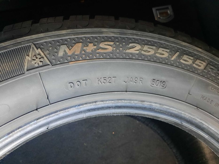 255 55 18 Goodyear UltraGrip iarna(M+S) runflat 6.5mm pt siguranta dvs