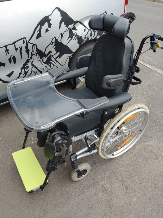Scaun rulant pt.persoane cu dizabilitati,cu sistem de fixare în mașină