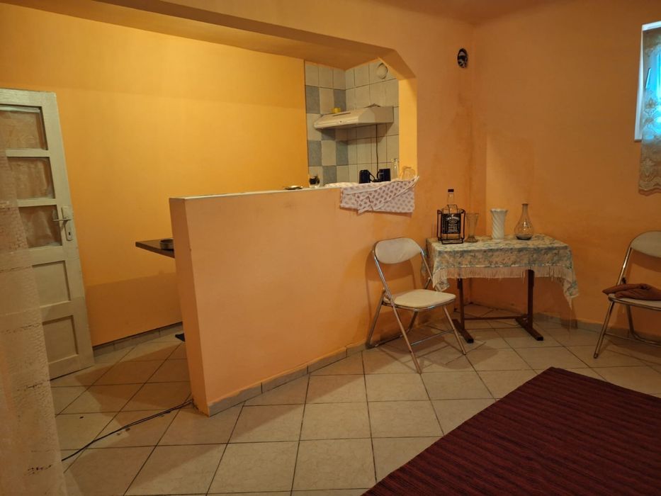 Vând casa la Baile Herculane