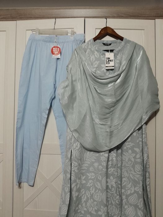 Индийский шальвар-камис с шалью из 100% шелка