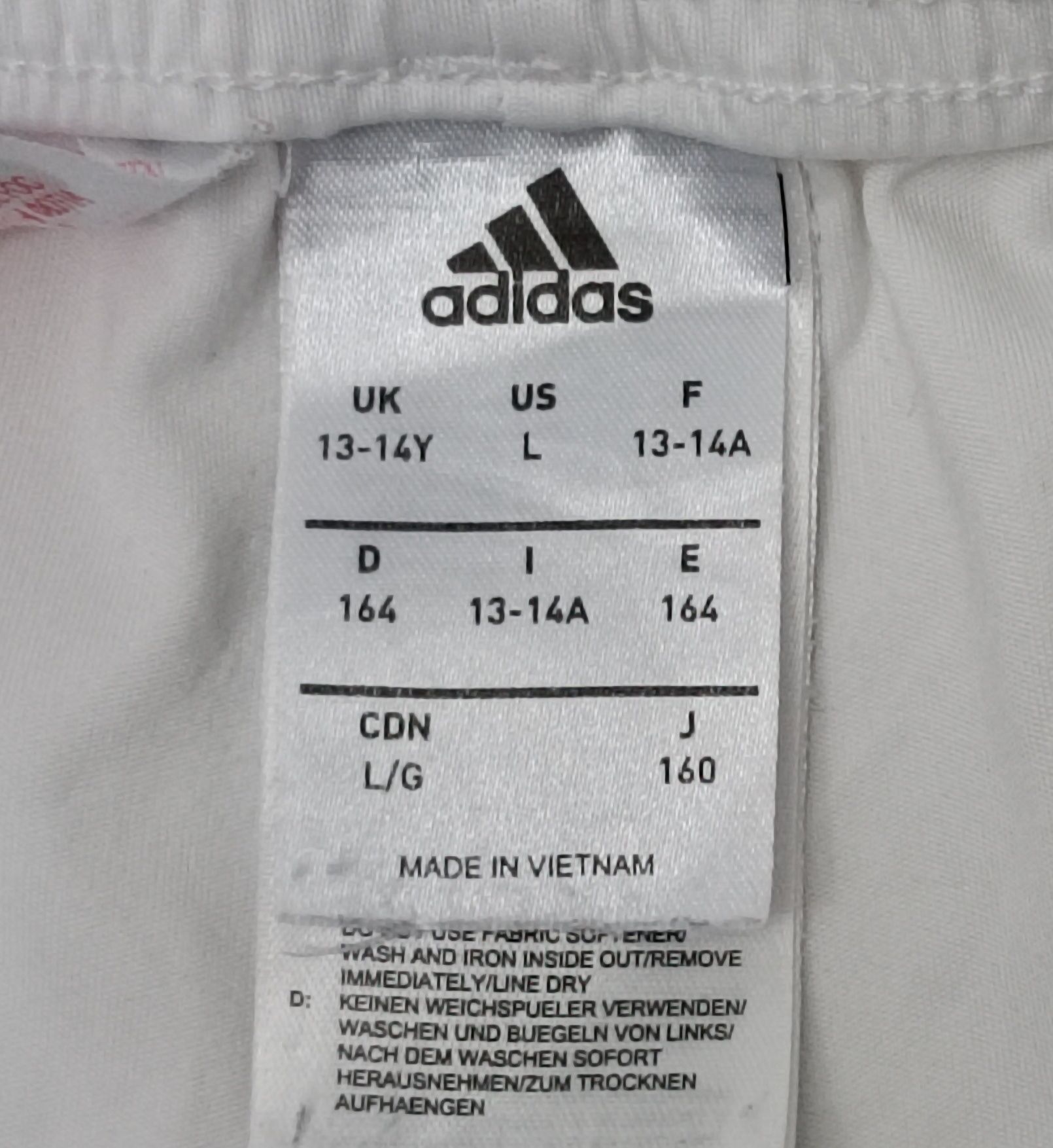 Adidas Real Madrid Shorts оригинални гащета ръст 147-158см Адидас Реал