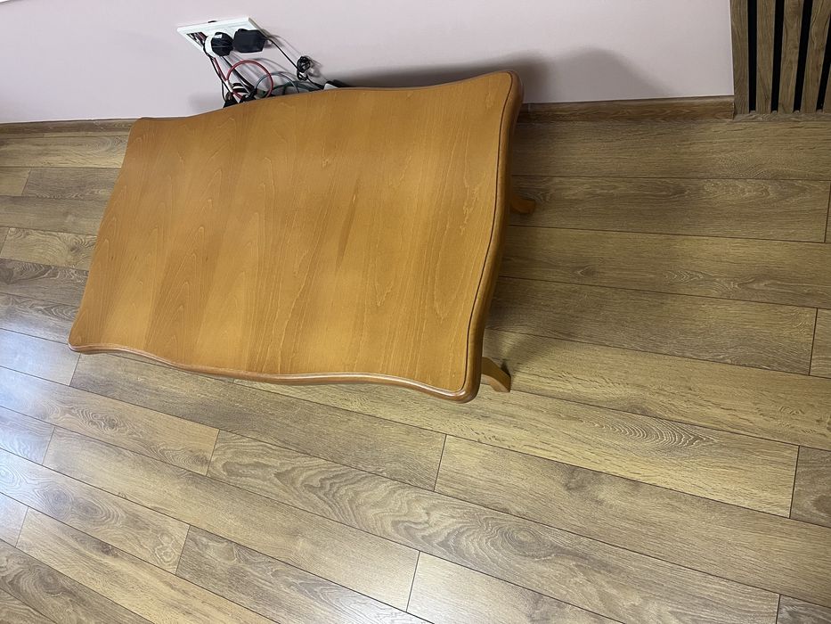 Масивна холна маса