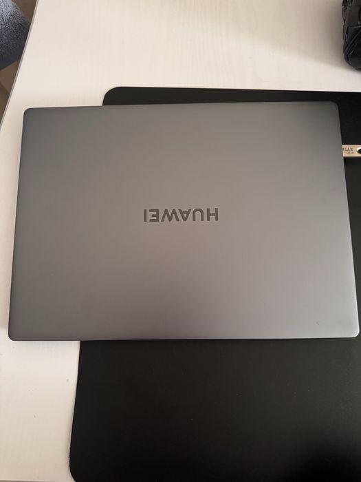 Ноутбук huawei серый