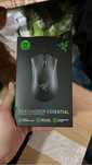 Razer deathadder essential nou