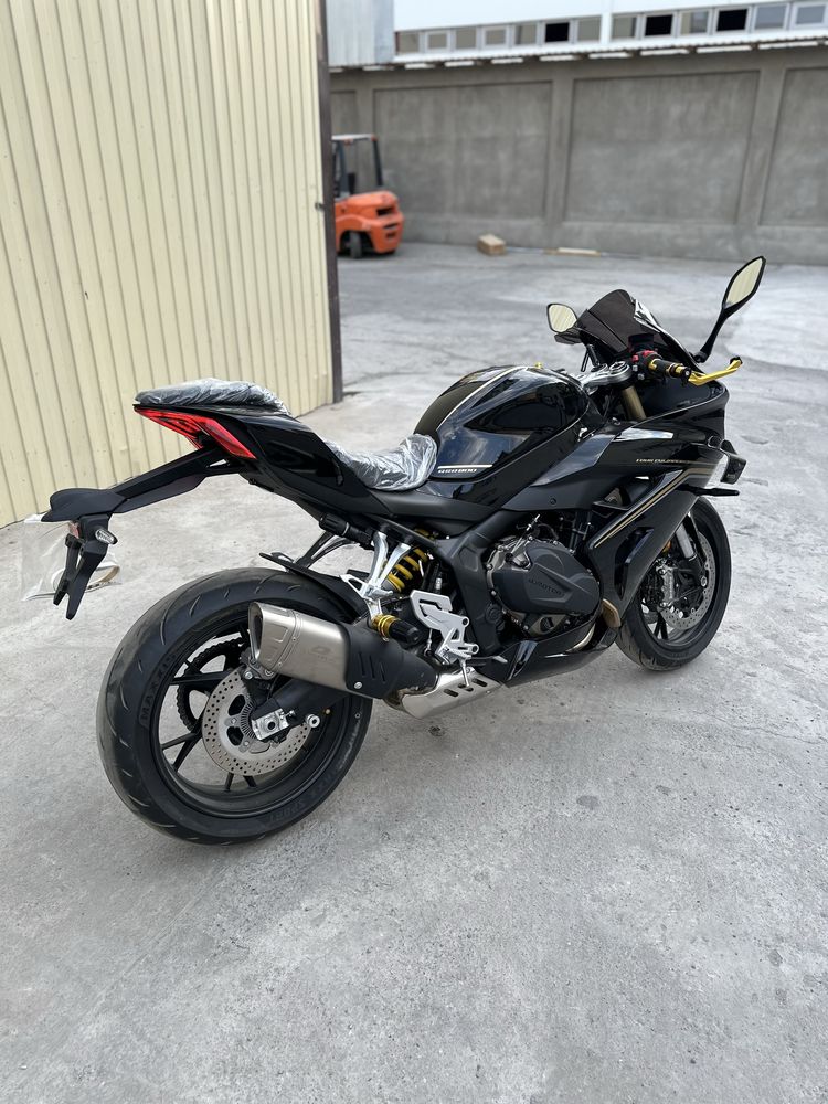 Mototsikl QJMOTOR 800RR мотоцикл новый