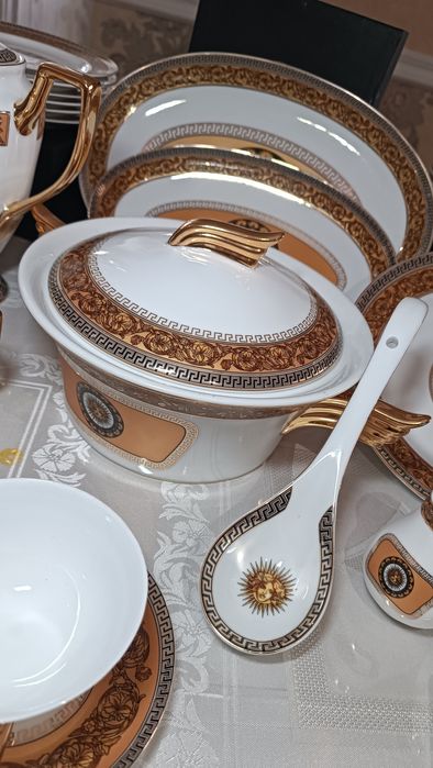 Фарфоровый сервиз Versace