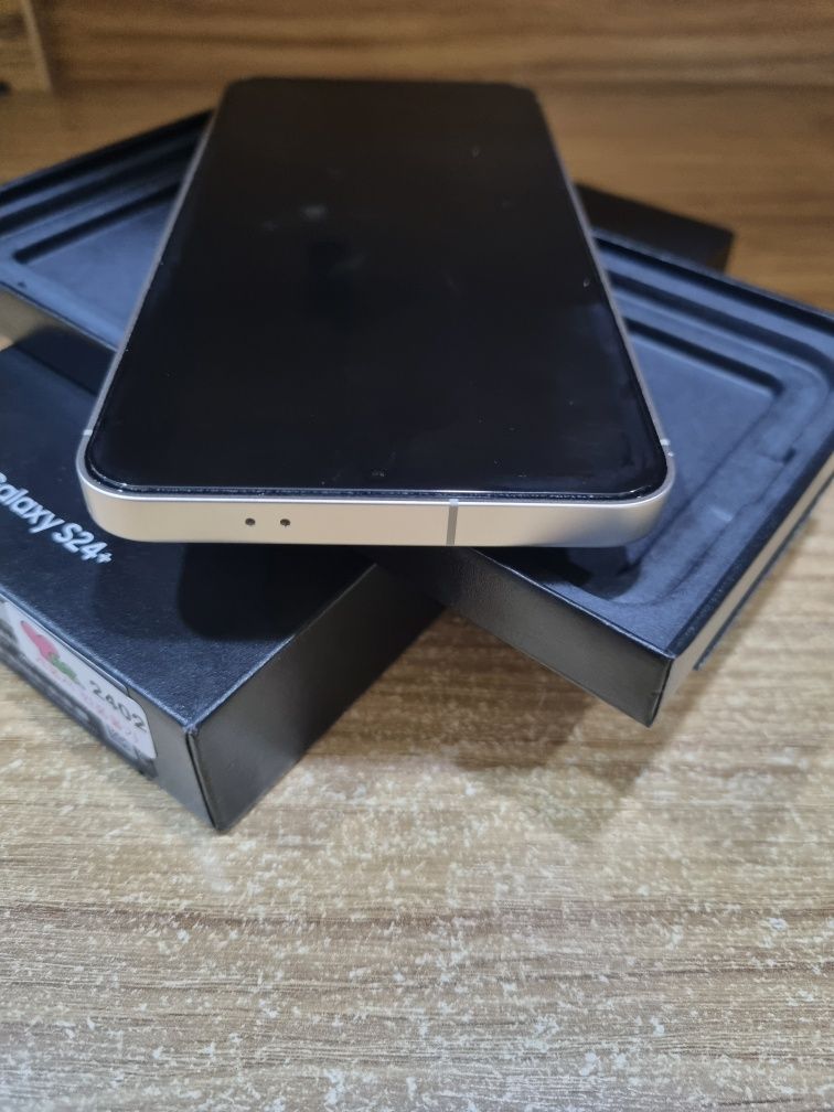 Samsung Galaxy  s24 +