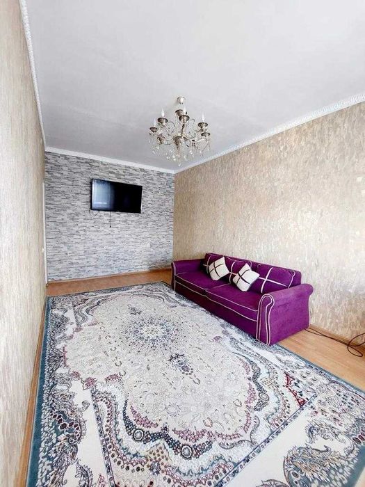 Посуточно двух комнатная квартира в центре города ЖК Акбаян (площадь)