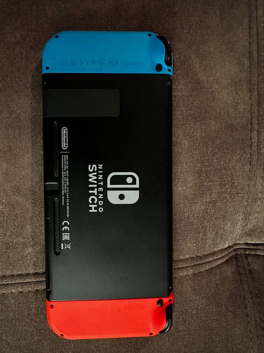 Nintendo Switch + пълен сет аксесоари и игри