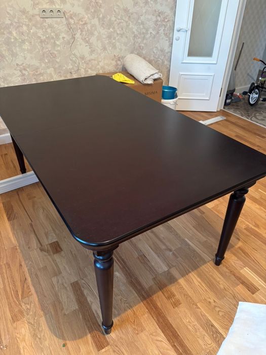 Стол из Польшы из натурального дерева в идеальном состоянии.