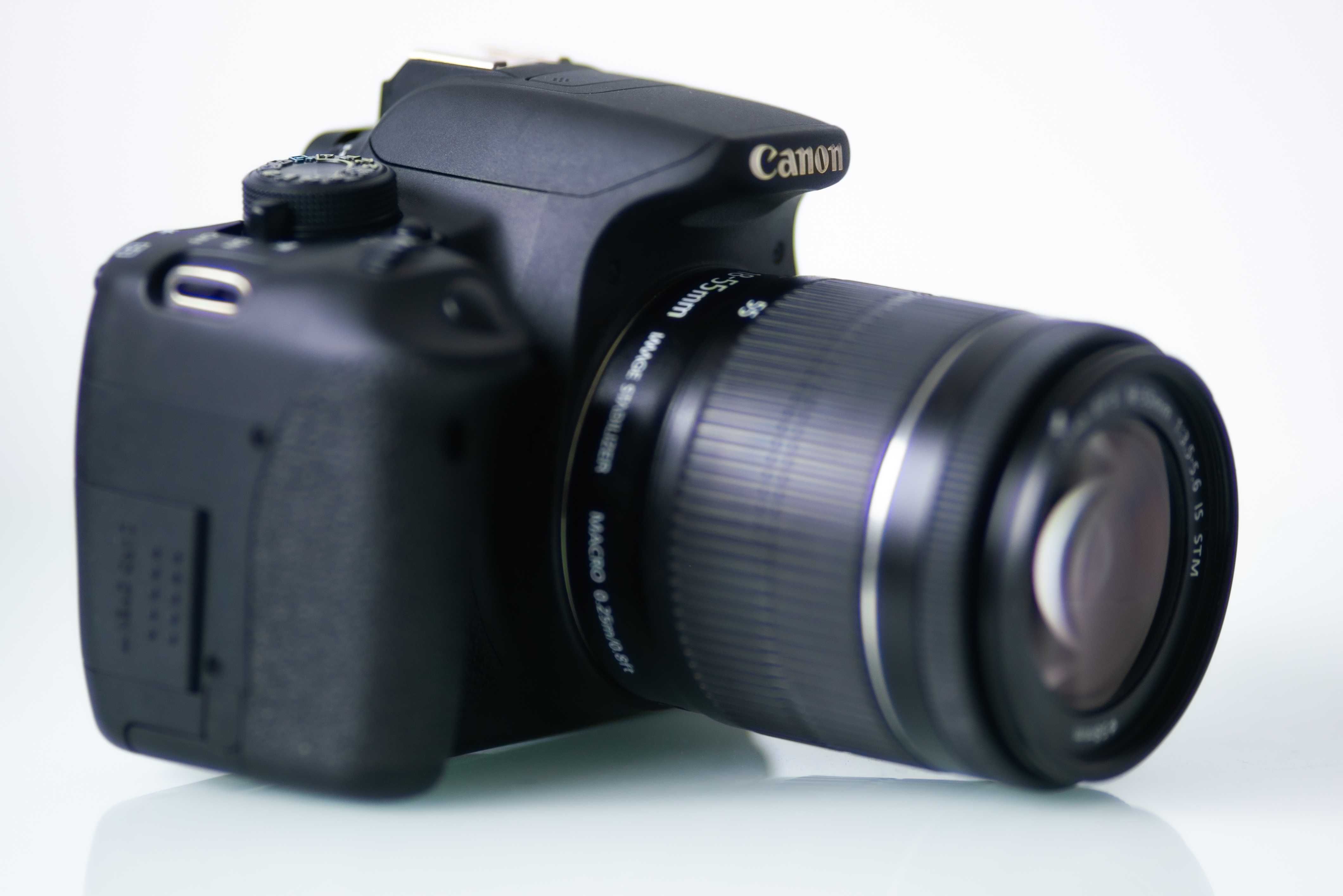 Kit CANON 700D + obiectiv 18-55mm cu stabilizare, 26 mii cadre