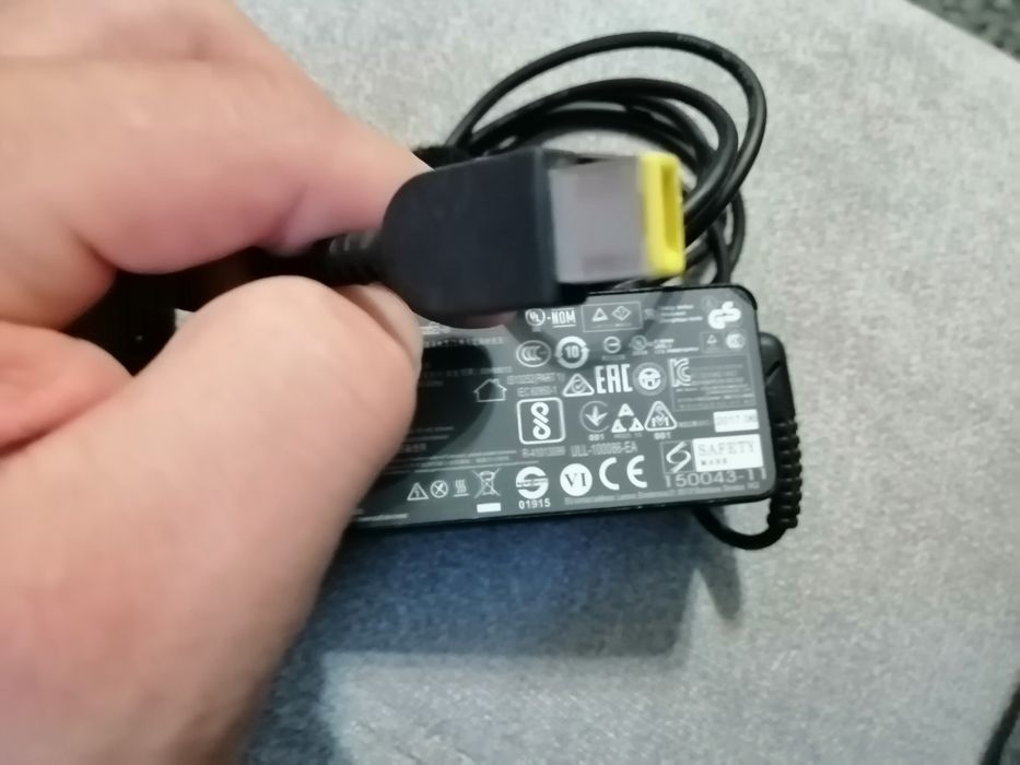 Încărcător laptop Lenovo