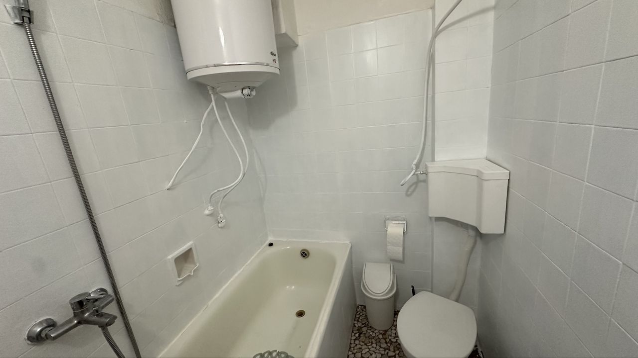 Дава се под наем Двустаен апартамент в Пловдив, Каменица 1 - 68 кв.м за 382.5 € - Снимка #13