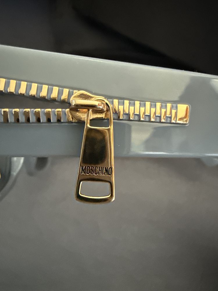 Слънчеви очила MOSCHINO