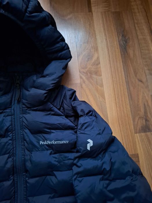 Peak Performance Argon Light Hood Jacket