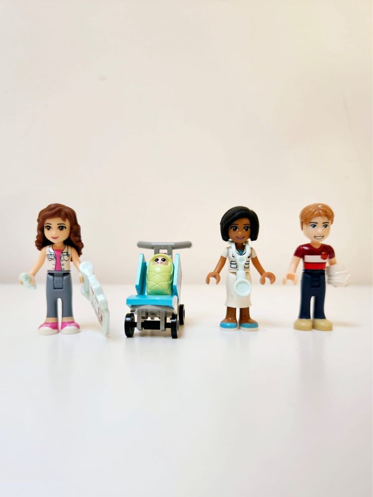 Lego Friends 41318 - Heartlake Hospital (2017)