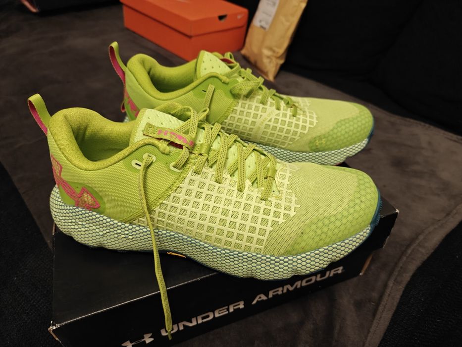 Under Armour HOVR DS Ridge TR ca noi 45.5