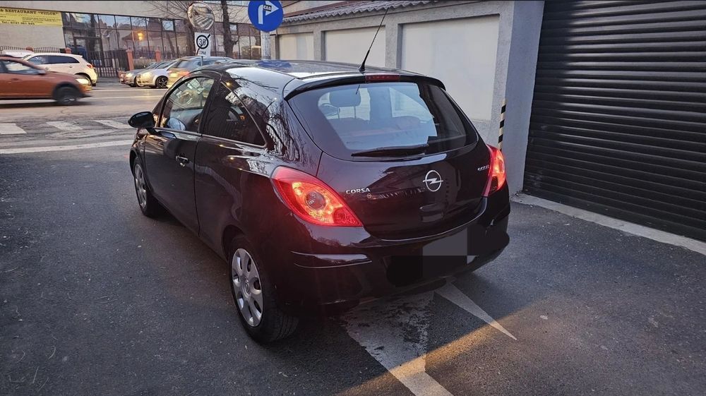 Masina automata de inchiriat pentru delivery, naveta sau uz personal