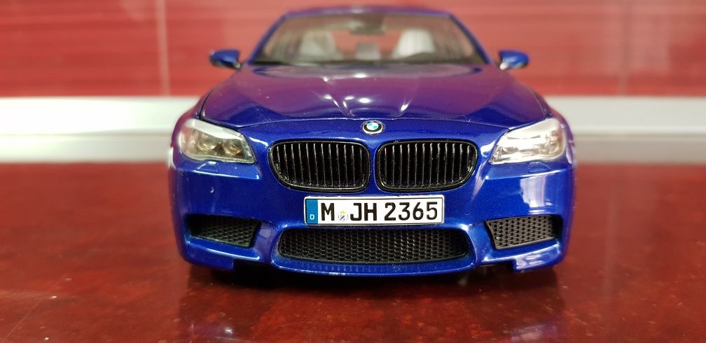 Macheta BMW M5 F10  - Paragon  - scara  1:18